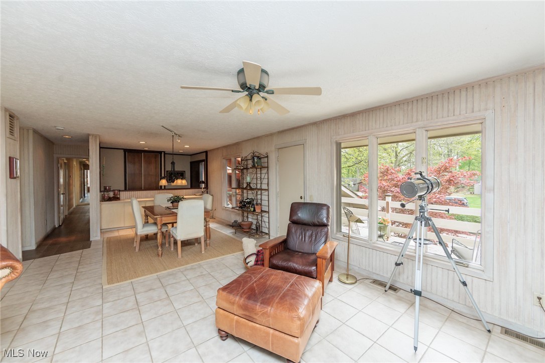 10830 Gate Post Road, Strongsville, Ohio image 12
