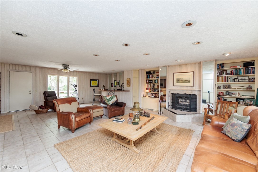 10830 Gate Post Road, Strongsville, Ohio image 10