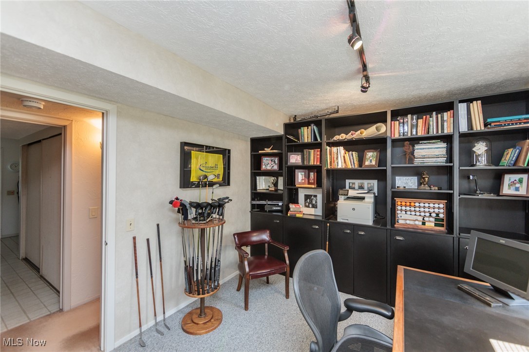 10830 Gate Post Road, Strongsville, Ohio image 37