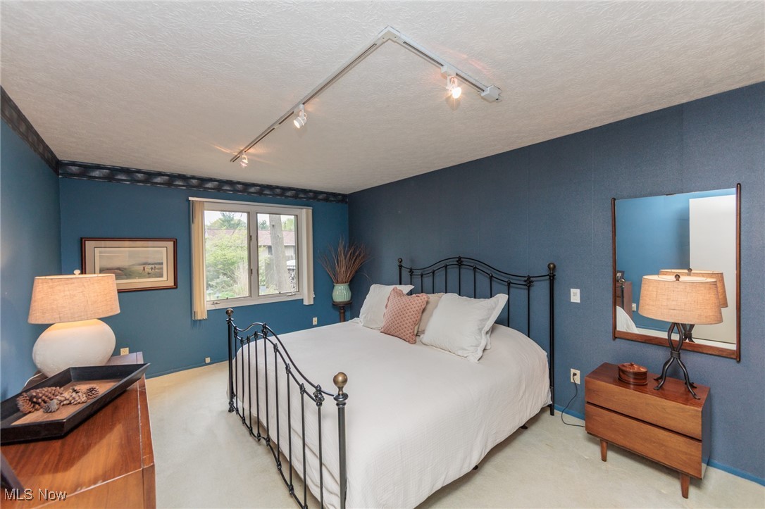 10830 Gate Post Road, Strongsville, Ohio image 40