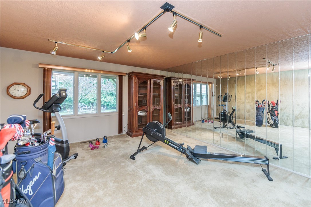 10830 Gate Post Road, Strongsville, Ohio image 33