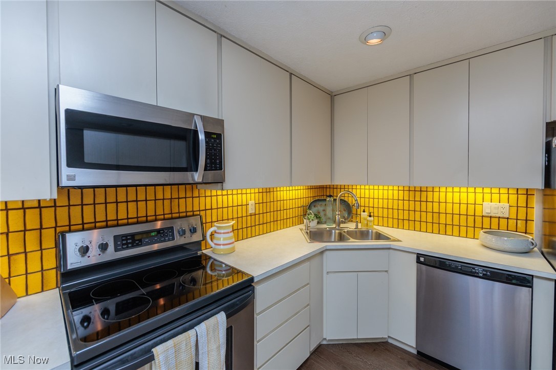 10830 Gate Post Road, Strongsville, Ohio image 31