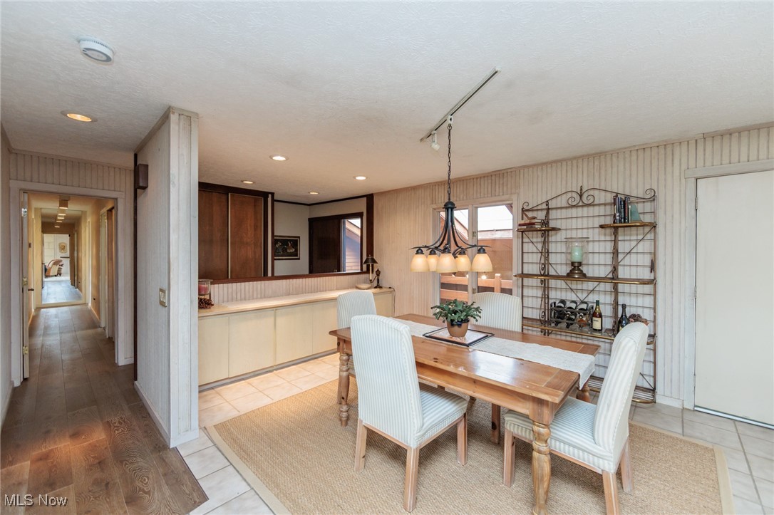 10830 Gate Post Road, Strongsville, Ohio image 6