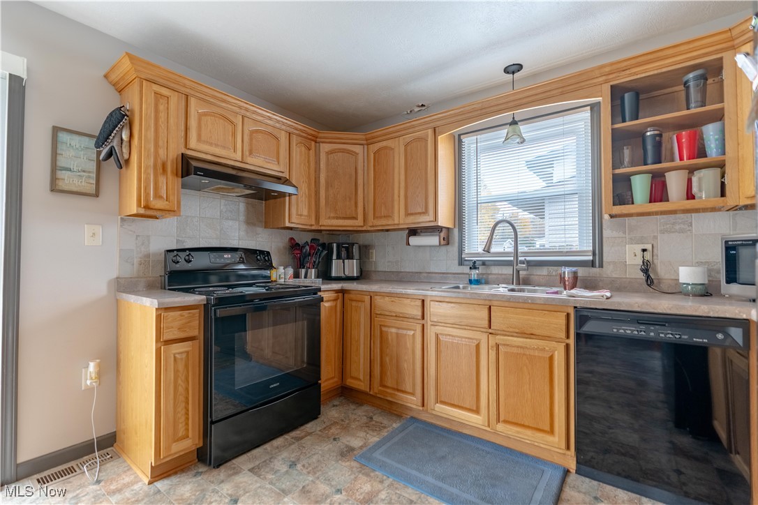 Mayflower Village 04 - Residential