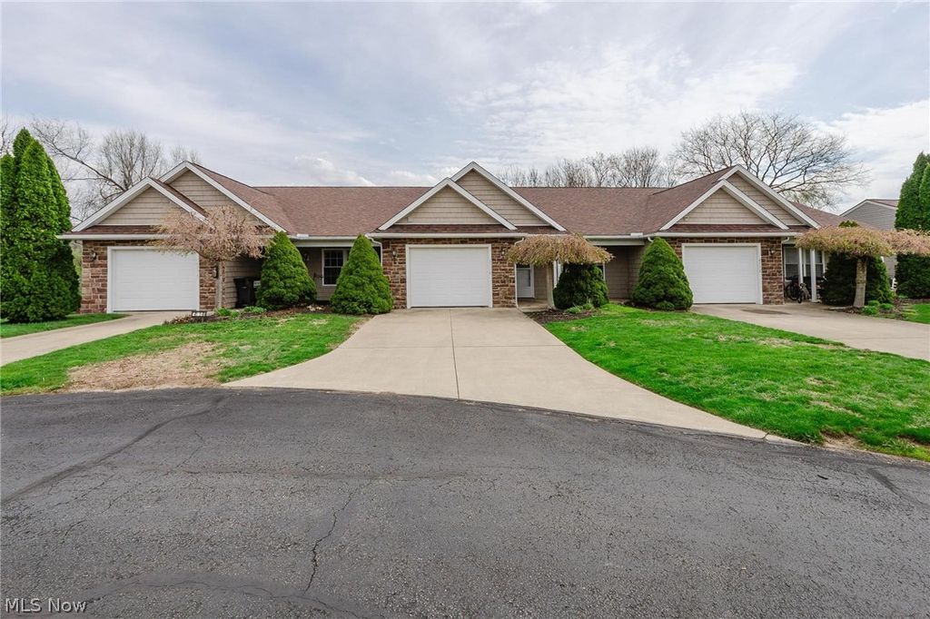 Photo of 4716 Lake Court Ct, Sandusky, OH 44870 (MLS # 5200369)