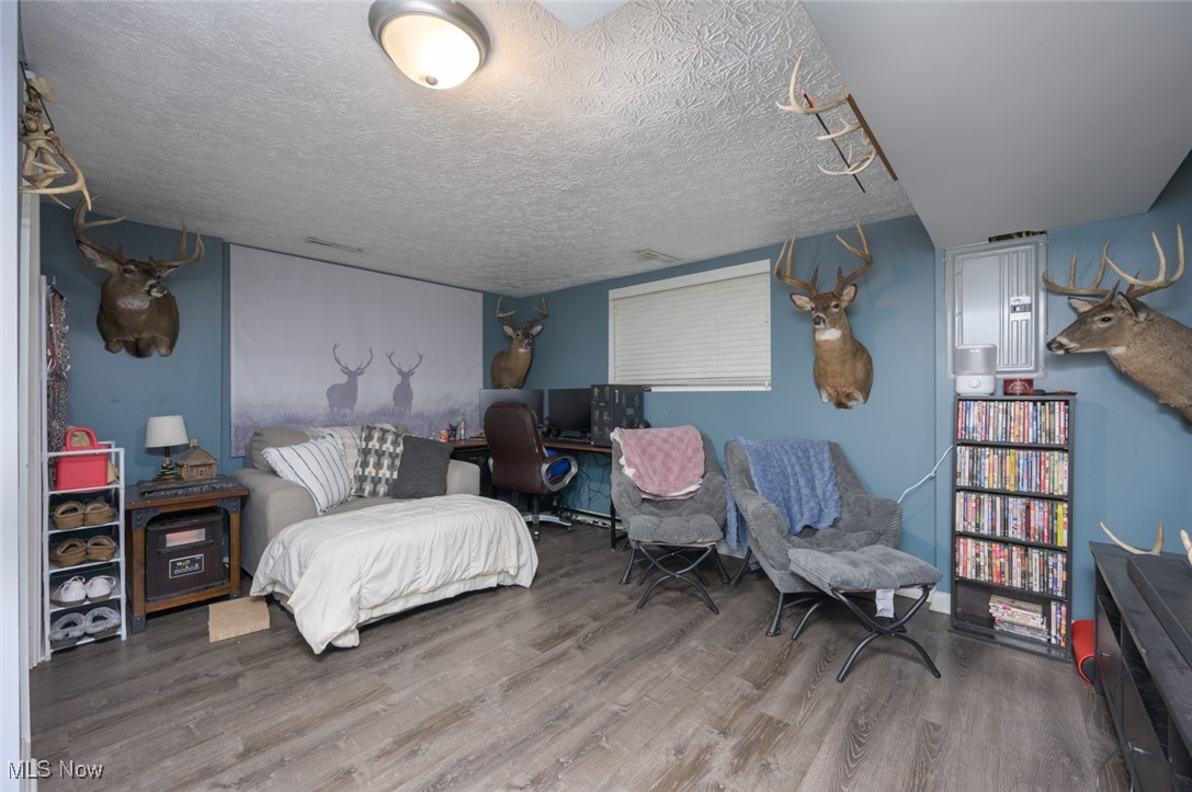 J W Zepfs 02 Cowles - Residential