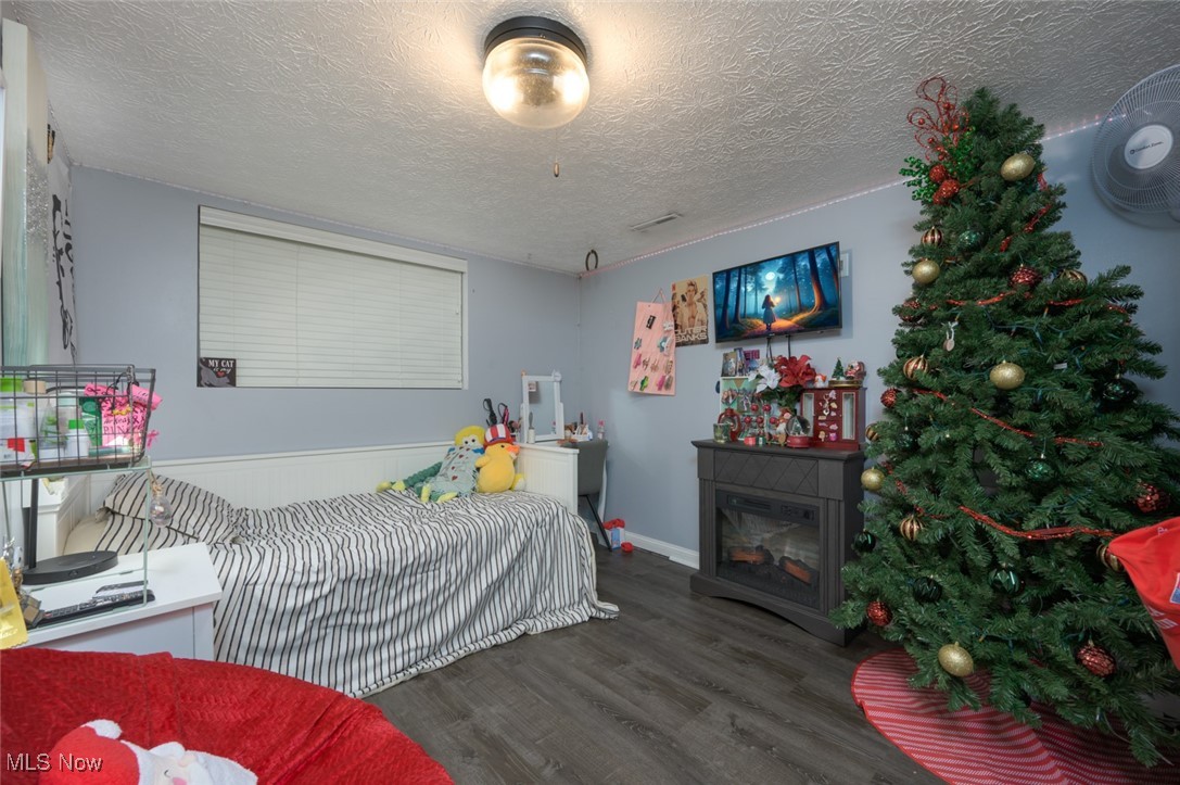 J W Zepfs 02 Cowles - Residential