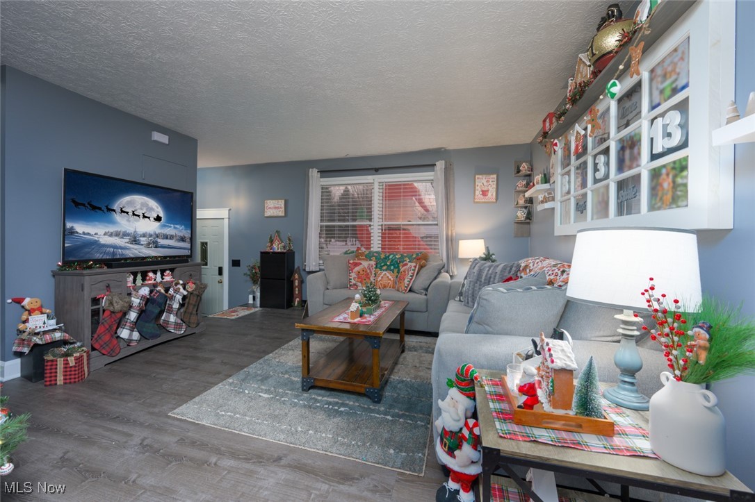 J W Zepfs 02 Cowles - Residential