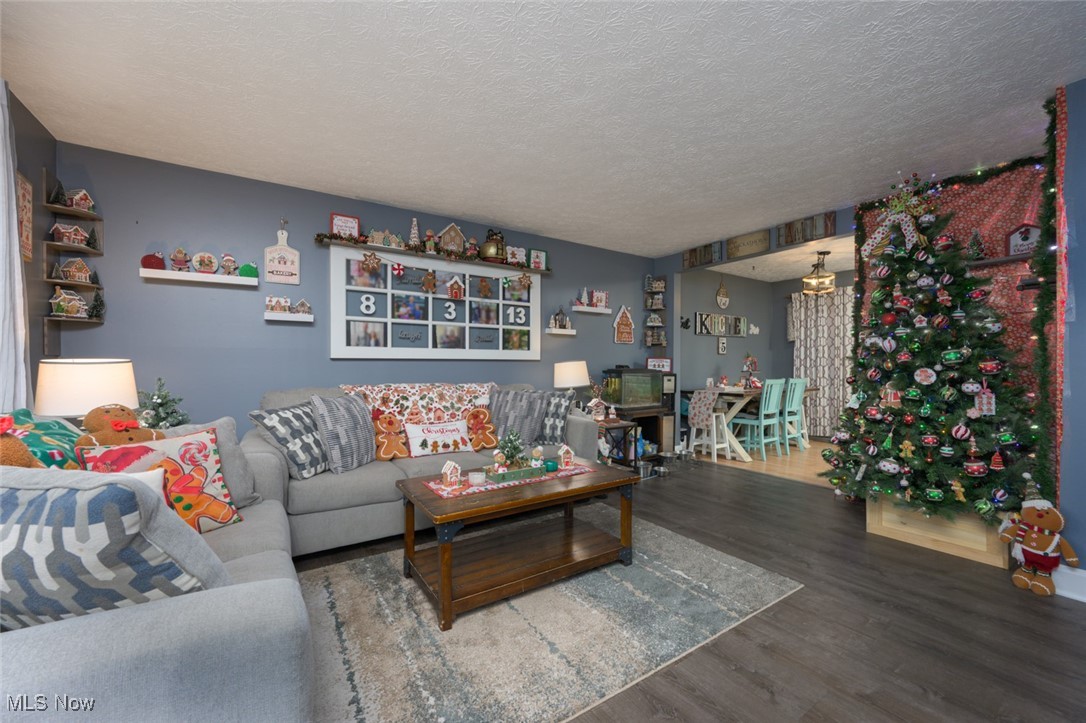 J W Zepfs 02 Cowles - Residential