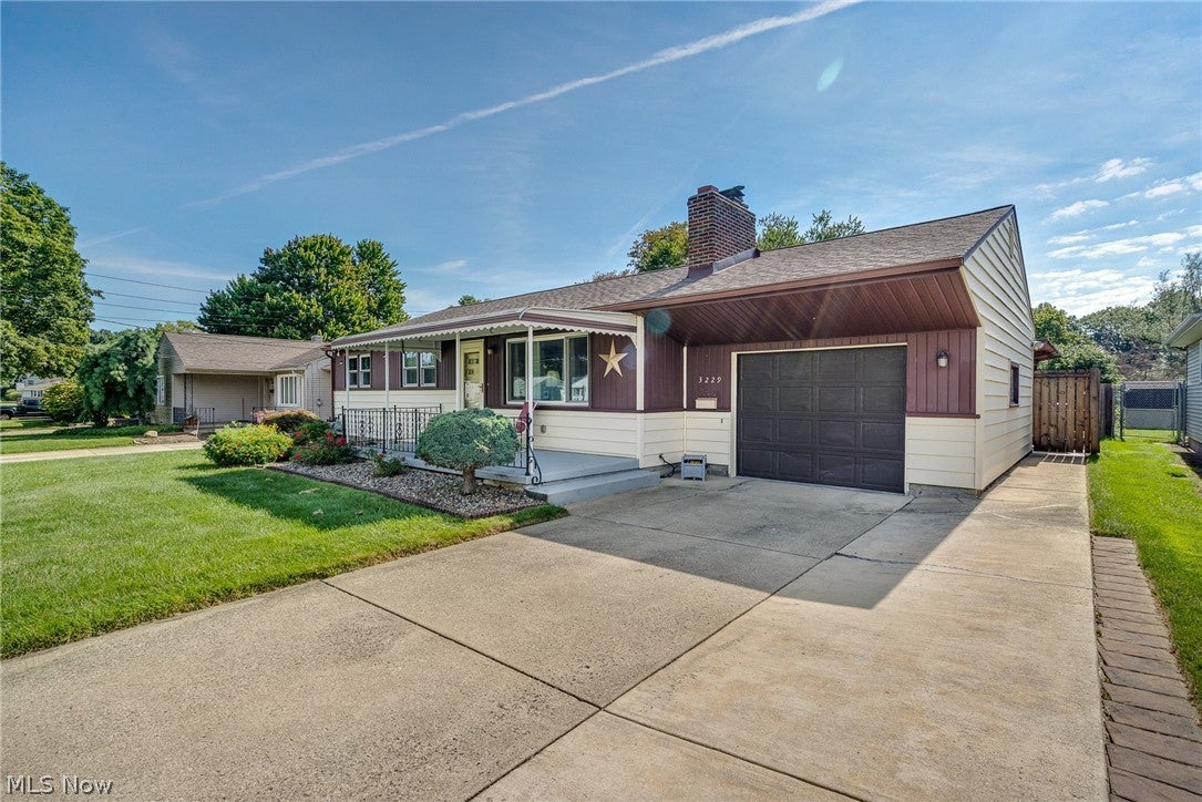 3229 Glen Oaks Drive