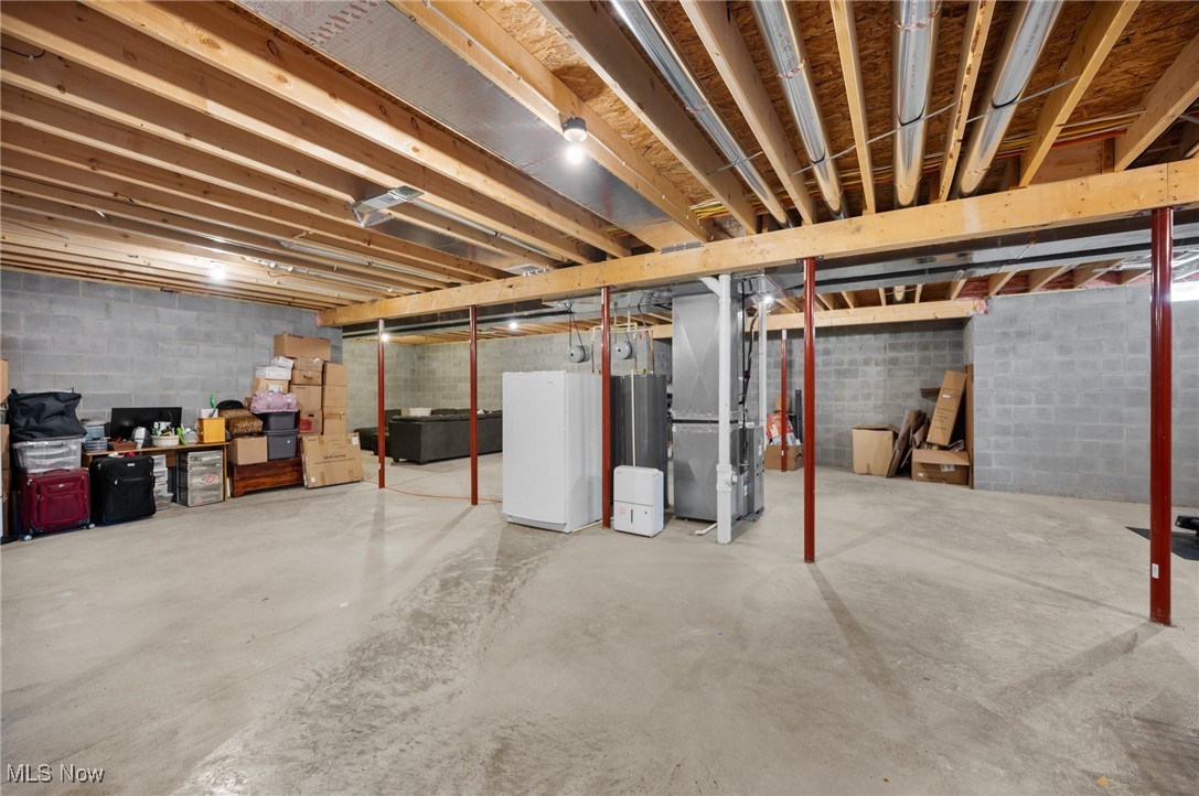 1347 Elizabeth Court, Kent, Ohio image 39