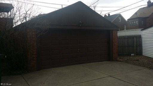 Eastlawn Sub - Residential Lease