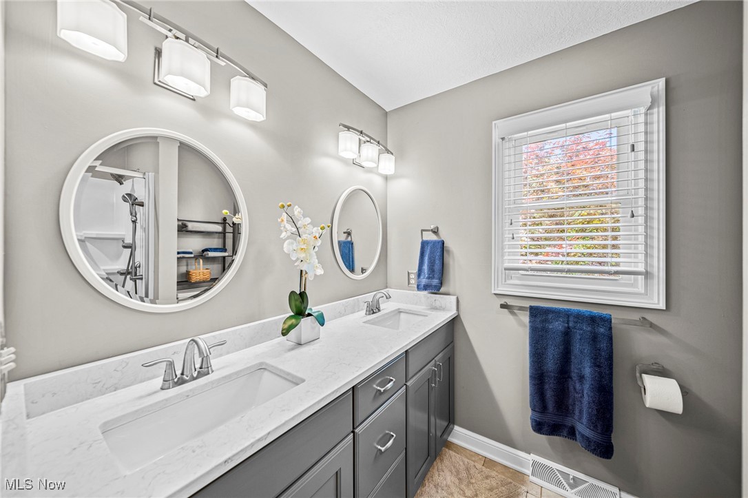 Mogadore, Ohio 44260, United States, 4 Bedrooms Bedrooms, ,3 BathroomsBathrooms,Residential,Contingent,159518