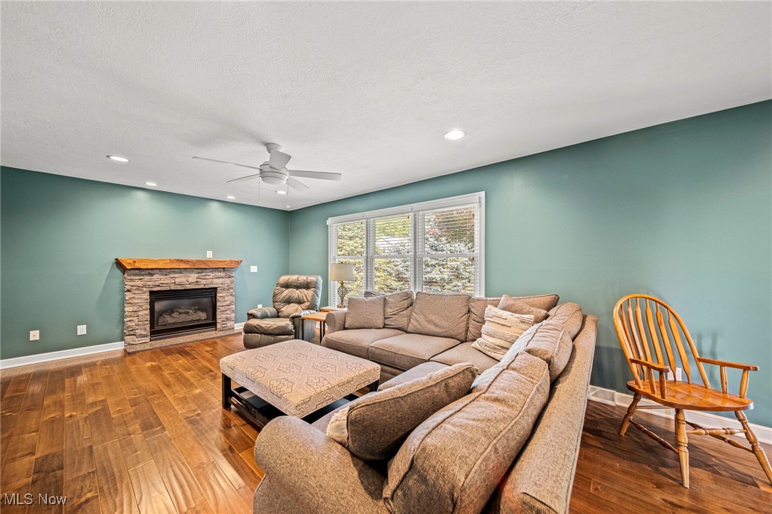 Mogadore, Ohio 44260, United States, 4 Bedrooms Bedrooms, ,3 BathroomsBathrooms,Residential,Contingent,159518