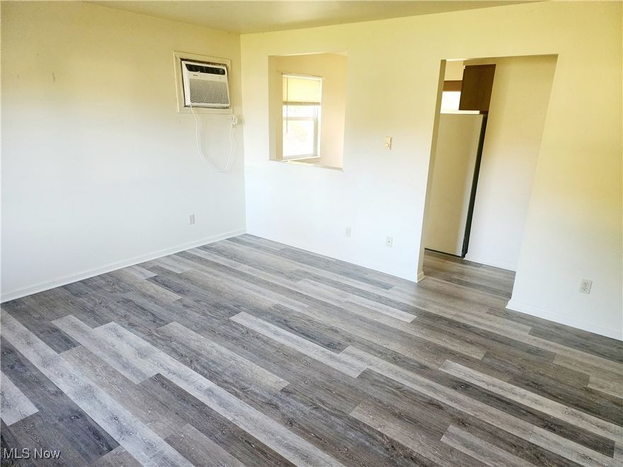 This captivating duplex is perfectly situated in a quiet cul-de-sac location, offering the ultimate privacy and peacefulness. Each unit boasts 2 bedrooms and 1 bathroom, with modern updates throughout. 
Step outside and be amazed by the amazing yard surrounding this property - perfect for summer barbecues or enjoying your morning coffee while soaking in the serene surroundings. The prime location of this property offers convenient access to nearby amenities such as shopping, dining, parks, and more.