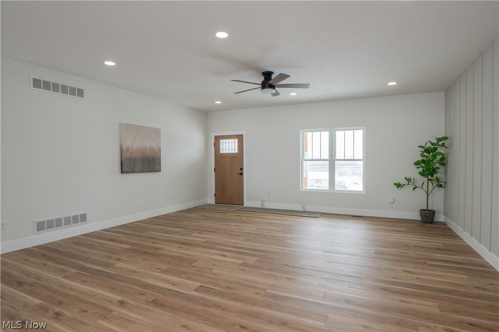 Photo of 8421 Wadsworth Road, Wadsworth, OH 44281 (MLS # 5192919)