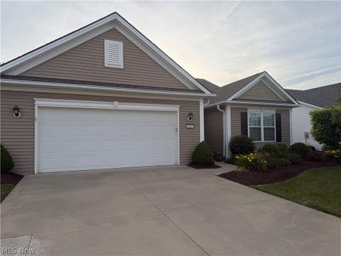 Homes For Sale - 484 Water Pointe Lane<br/> Brunswick, OH 44212