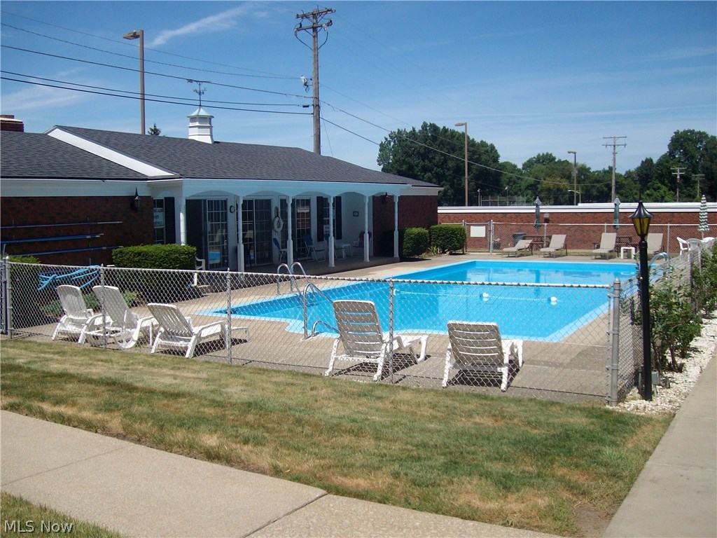 Heritage Hill Condo - Residential