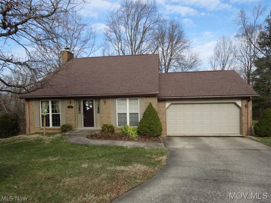 Well kept home in lovely neighborhood. 3 BR, 2 BA; 1st floor MBR w/ walk-in closet; Dining Combo; Upgrades: Bsmt walls finished & carpet, 2004; Roof, 2006; Windows, Front Door & Sidelights, 2008; Dishwasher, 2011; Heat & AC, 2012; Hot Water Tank, 2013; Garage Door, 2014; Family Room has Wood burning FP and sliders to a nice sized screened porch.  Elem: Blennerhassett Elementary Scho  Elem/Bus: Y  JrHigh: Blennerhasset Jr. High School  JrHigh/Bus: Y  High: Parkersburg South High  High/Bus: Y  Fire: VOL  Police: SHF  PossFreeGas: N  ;SQFT=Fin L1:1046, Fin L2:507, Fin Bsmt:523, Fin Above:1553, Fin Total:2076, Unfin Bsmt:523, Unfin Above:523;GAR= 2 Car Att, Opener(s)