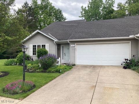 15762 Grosse Pointe Oval, Strongsville, OH 44136 - #: 5127741