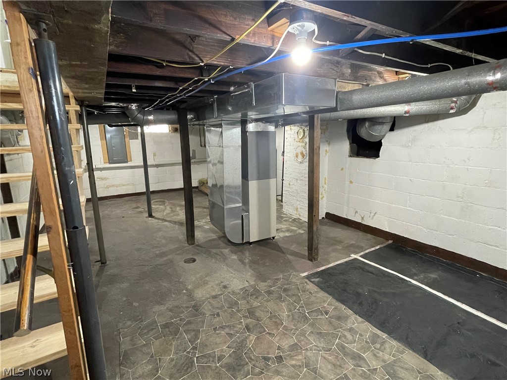 Nce West Along Alley Line Thir - Residential