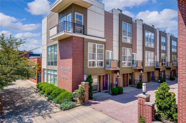 12581 LARCHMERE BLVD, CLEVELAND, OH 44120 - Image 2c81243dbadd1cd3ffffee8330030c6f/4266798193