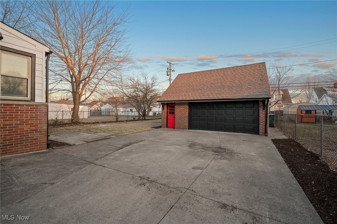 19601 Locherie Avenue, Euclid, Ohio image 34