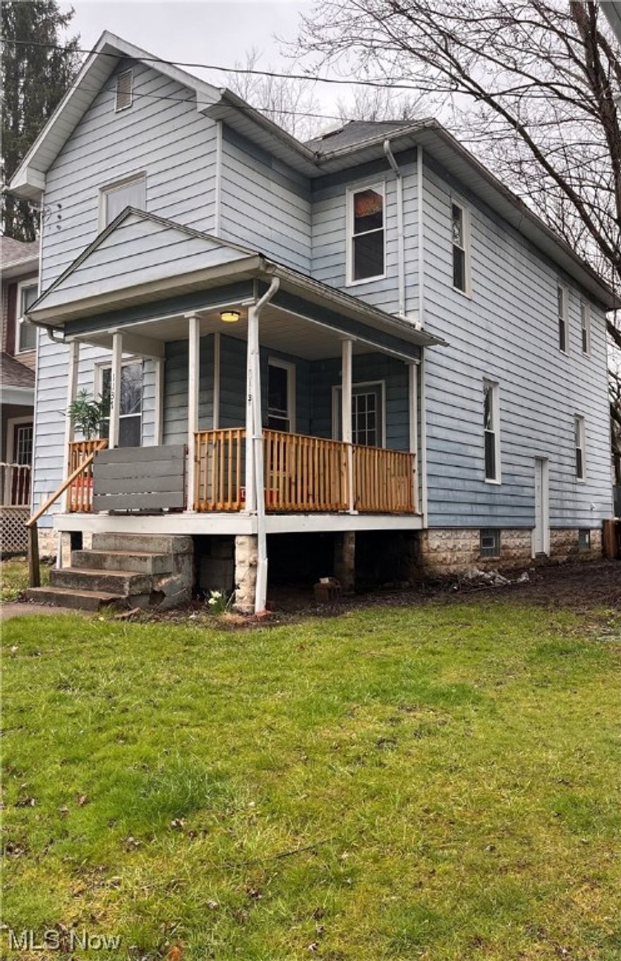 Check out this new listing on the North end! This 4 bedroom, 1.5 bath doesn't skimp on space. With tall ceilings, new windows and a large flat backyard this home is sure to give you everything you're looking for at the right price. You'll want to set eyes on the inside of this home to truly appreciate the size and openness it has to offer!