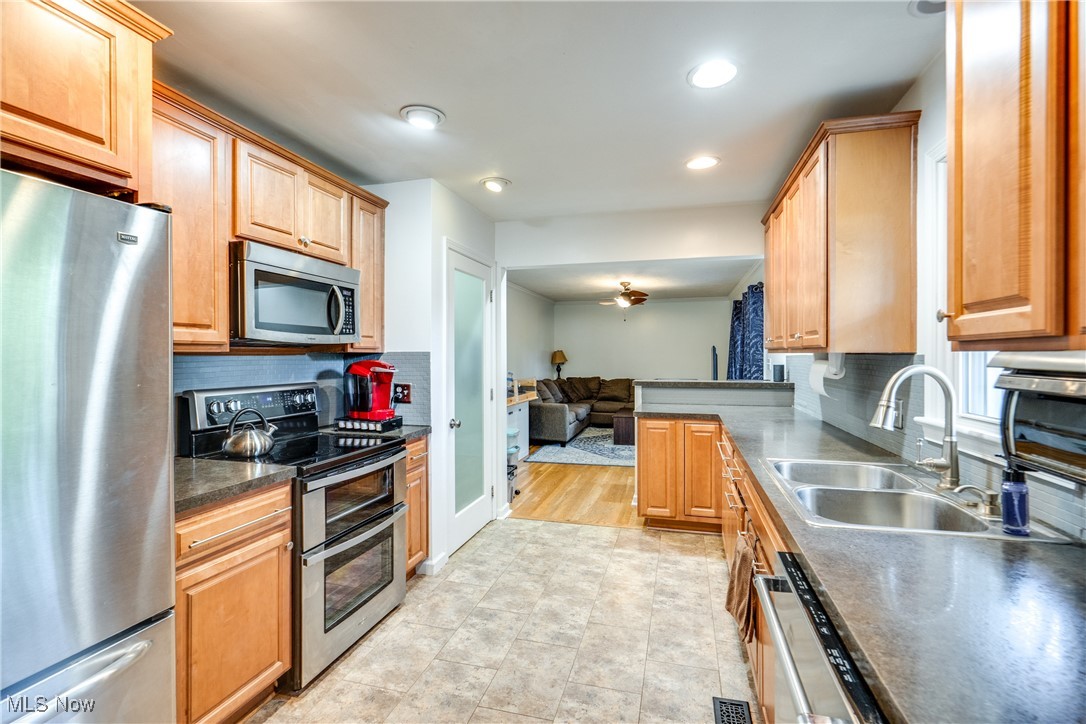 349 Wyoga Lake Boulevard, Cuyahoga Falls, Ohio image 16