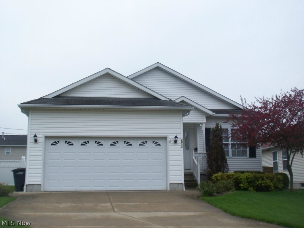 Charming quality ranch living, vaulted great room with gas fireplace. Formal dining area, spacious open kitchen with loads of cabinets.
First Floor master with full bath. Beautiful Sun room walking out to brick patio.
Fenced rear yard, Full size basement, two car attached garage.
Near New Market Center in the hart of Cuy.Falls.