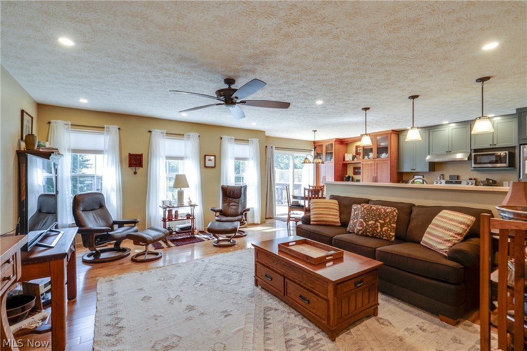 824 Willow Creek Drive