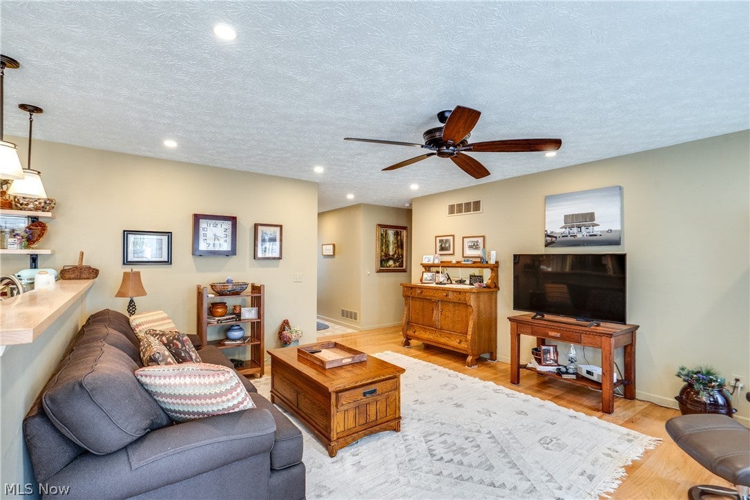 824 Willow Creek Drive