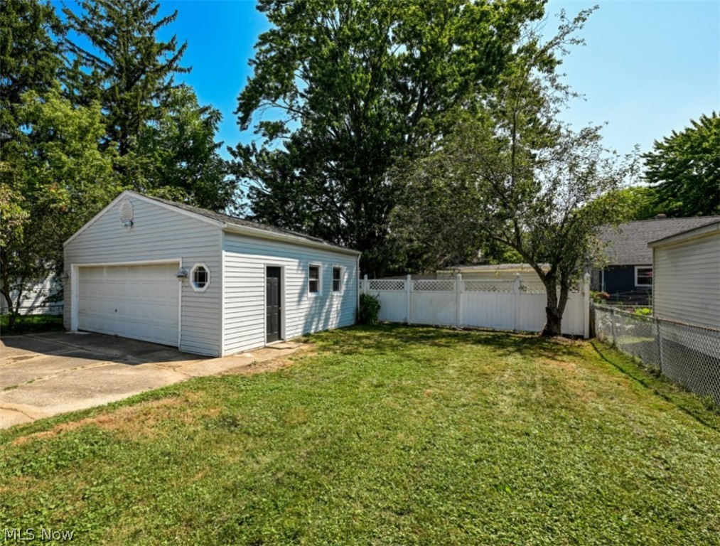 B J Luceys Butternut Heights Sub - Residential