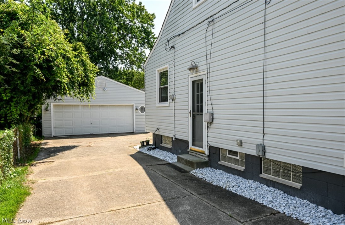 B J Luceys Butternut Heights Sub - Residential