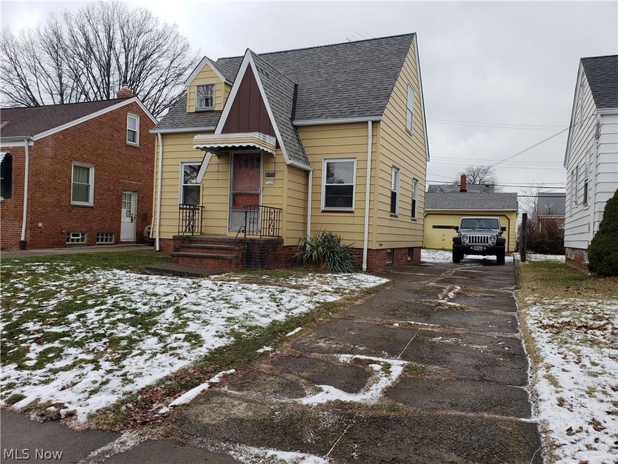 Welcome to this charming 2 bedroom Cape Cod in Euclid! Just a little TLC is all you'll need once you move in! Appliances stay. Nice dining room with built-in corner cabinets, generous size living room as well. Enjoy the summer months sitting on your back deck! 2 car garage comes in handy during the winter months! Schedule your showing today!