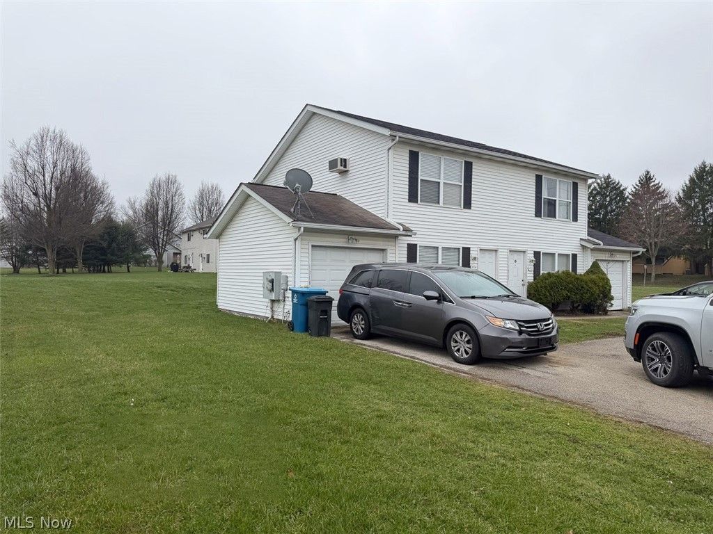 Photo of 1572 E Summit Street, Kent, OH 44240 (MLS # 5201390)