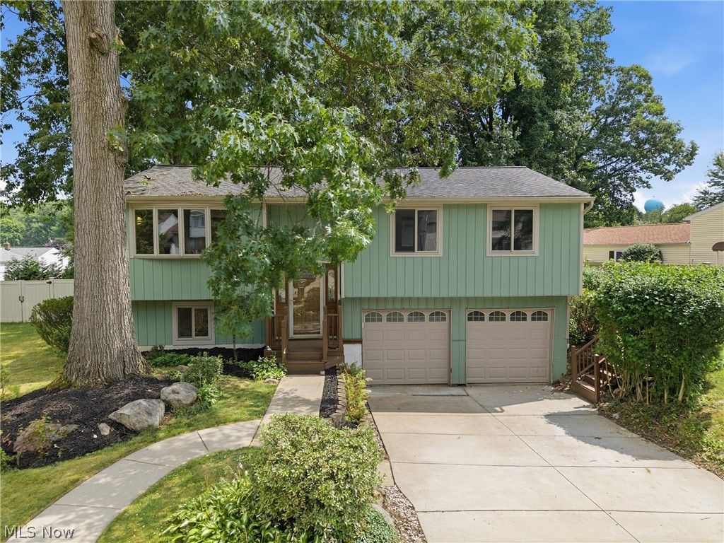 Photo of 163 Oakhurst Drive, Munroe Falls, OH 44262 (MLS # 5224113)