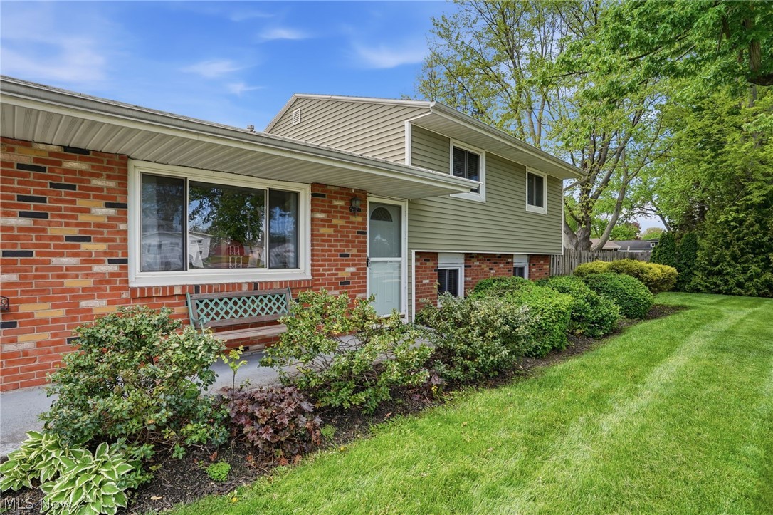 902 Cleveland Road W