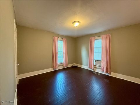 Tiny photo for 377 N Market Street, East Palestine, OH 44413 (MLS # 5149830)