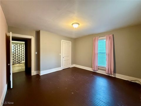 Tiny photo for 377 N Market Street, East Palestine, OH 44413 (MLS # 5149830)