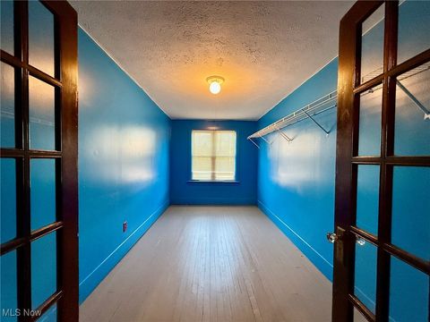 Tiny photo for 377 N Market Street, East Palestine, OH 44413 (MLS # 5149830)