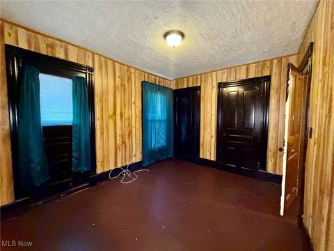 Tiny photo for 377 N Market Street, East Palestine, OH 44413 (MLS # 5149830)