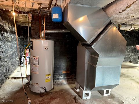 Tiny photo for 377 N Market Street, East Palestine, OH 44413 (MLS # 5149830)