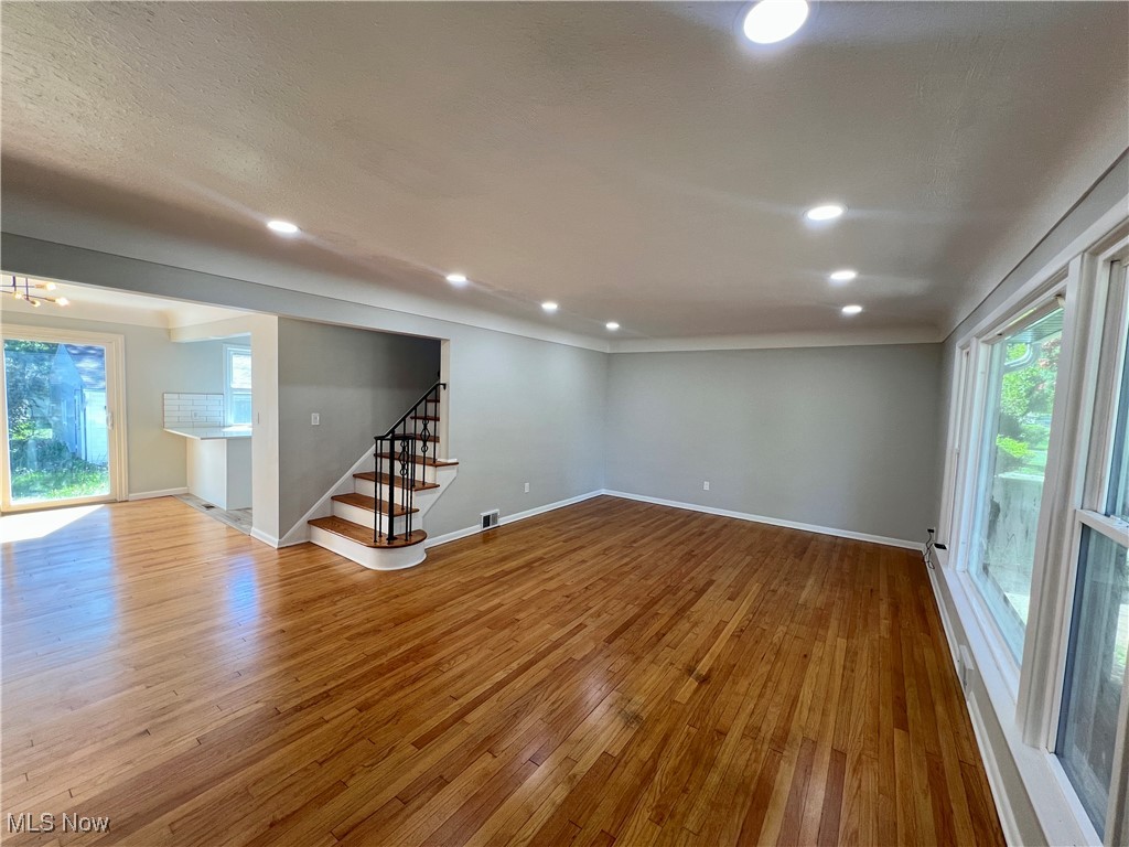 24421 Effingham Boulevard, Euclid, Ohio image 3