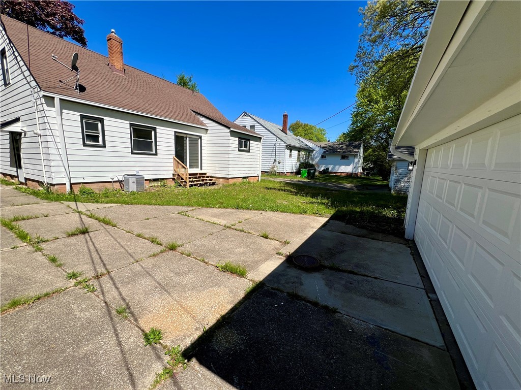 24421 Effingham Boulevard, Euclid, Ohio image 38