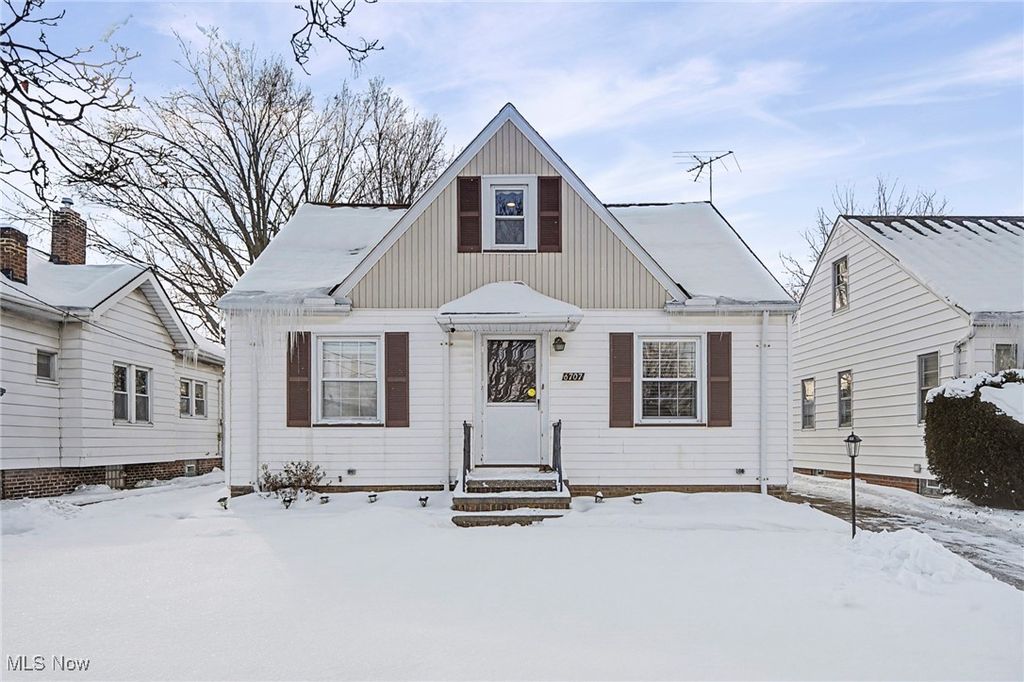 Photo of 6707 Vandalia Avenue, Brooklyn, OH 44144 (MLS # 5185430)