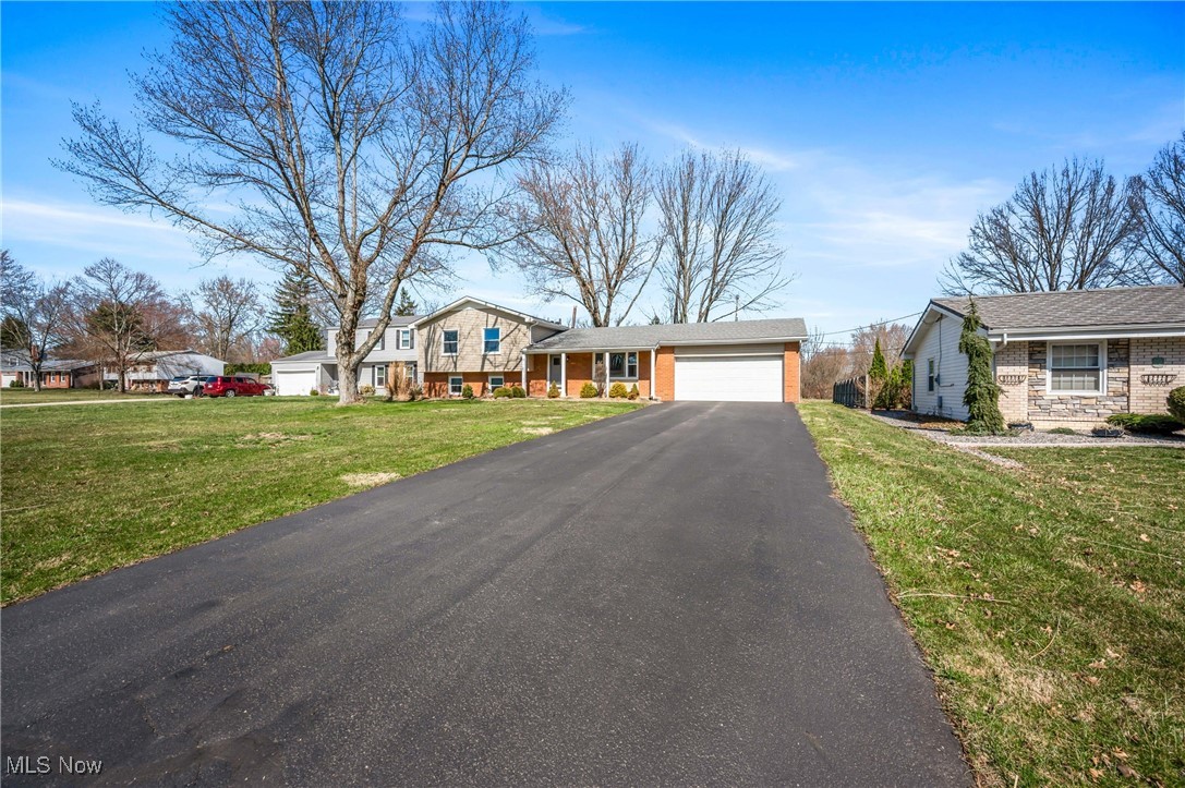 4121 Greenmont Drive, Warren, Ohio image 5