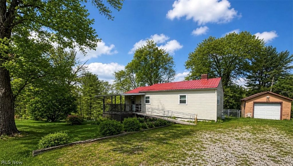 Photo of 1405 Military Road, Zanesville, OH 43701 (MLS # 5206758)