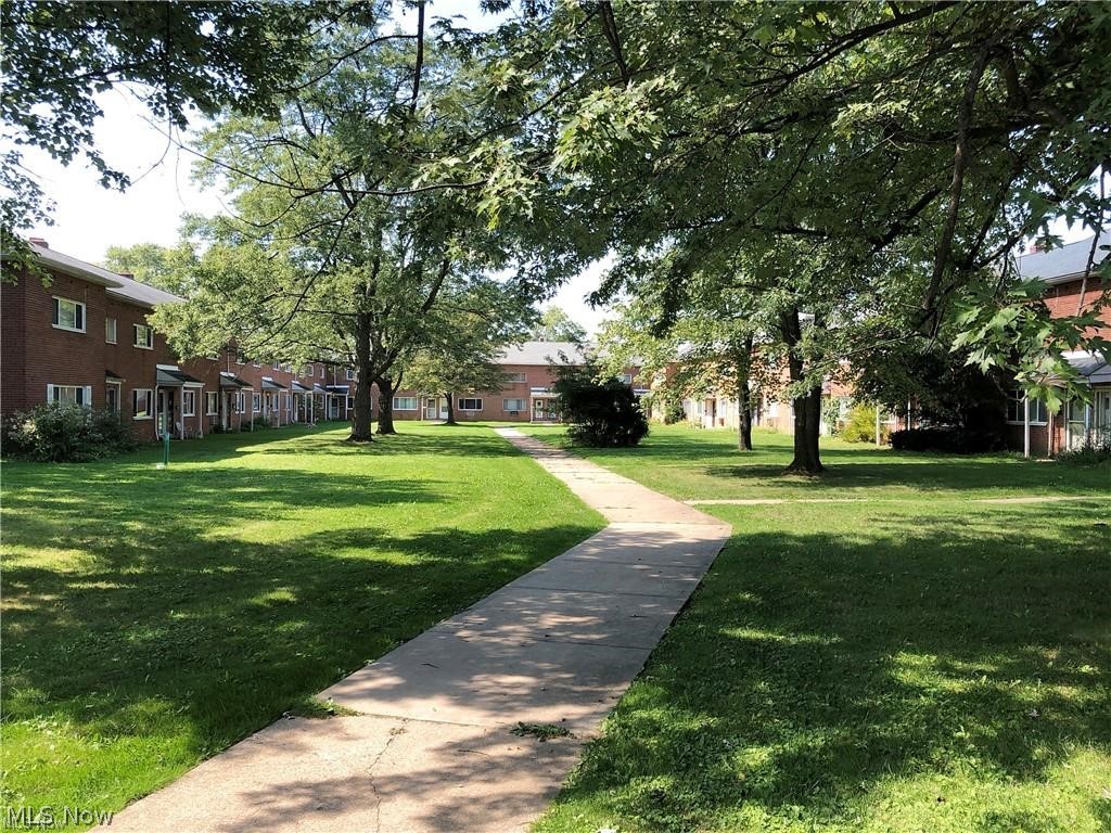 Banbury Village Condo - Residential