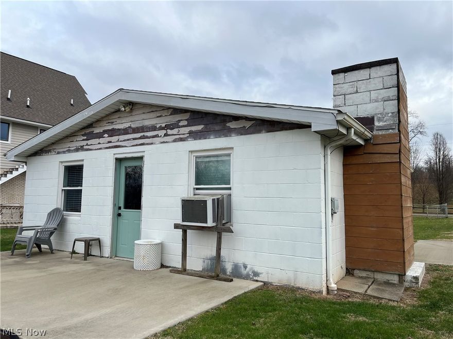 Waterfront getaway on the Little Kanawha River!  This home features 2 bedrooms, 1 bath, open floor plan, and fenced in yard right along the river.  This property is waiting for you to make it your own and great for a getaway reetreat or investment property.  Call today for your private showing.